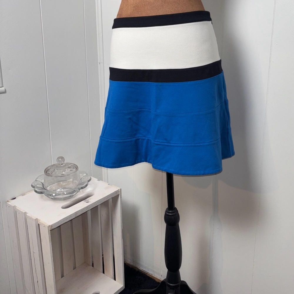 Express Blue Black White Flare Stretch Side Zip Skirt Women's Size 2‎ Knee High